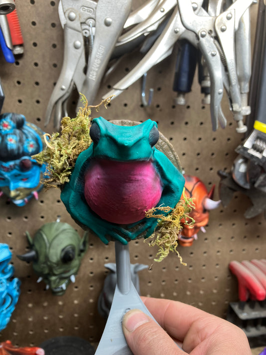 Pink frog mount